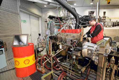 Центр РАЕ Labor в Гамбурге, разработка новых марок масла и топлива